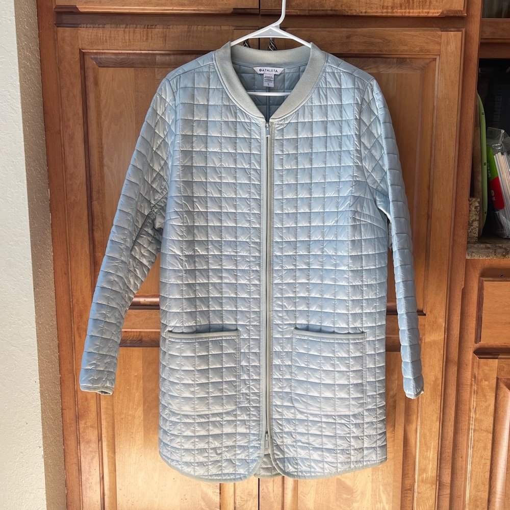 Like New- Athleta Grandview PrimaLoft® Shell size large